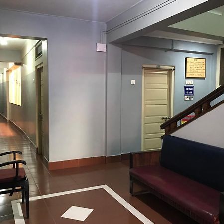 Hotel Satkar Cafeteria Белгаум Экстерьер фото