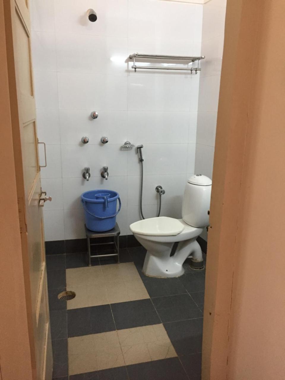 Hotel Satkar Cafeteria Белгаум Экстерьер фото