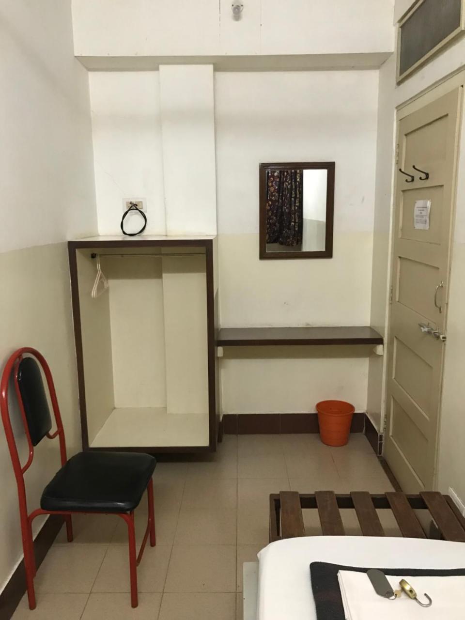 Hotel Satkar Cafeteria Белгаум Экстерьер фото